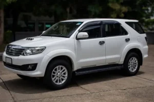 บริการรถ-Toyota Fortuner (2)