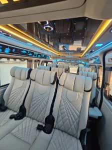 บริการรถ-Toyota commuter all new vip 8 ที่นั่ง