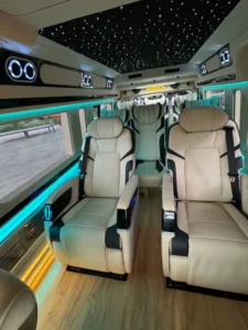 บริการรถ-Toyota commuter all new vip 8 ที่นั่ง (3)